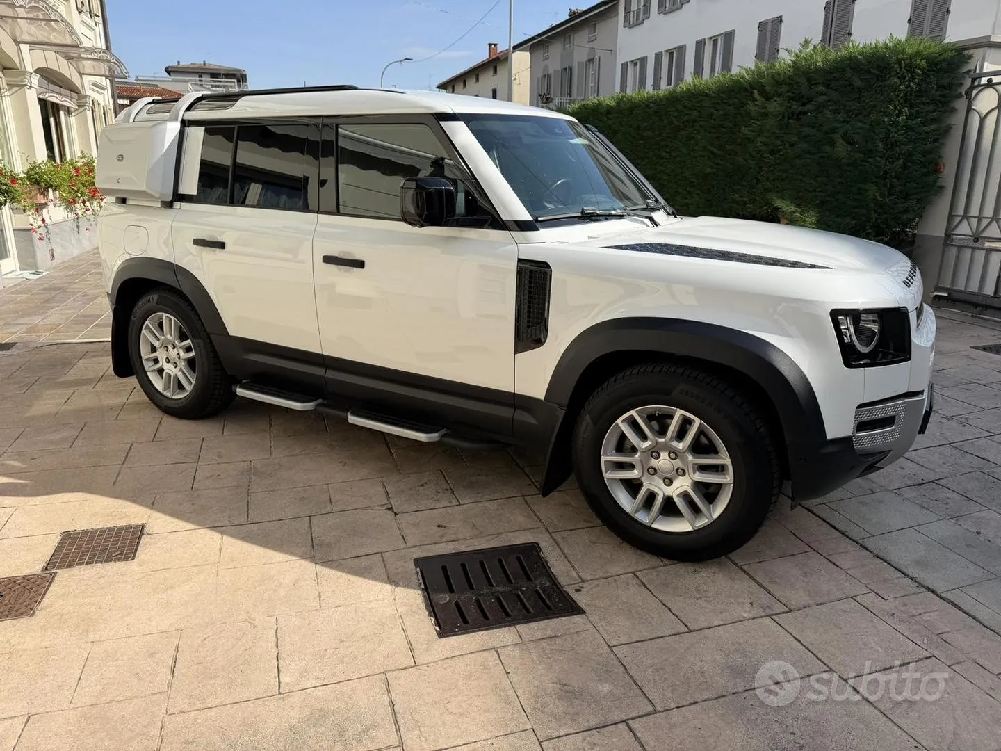 Land Rover Defender 2021 photo 2