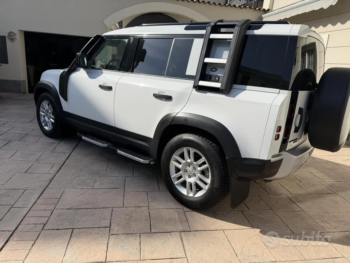 Land Rover Defender 2021 photo 4