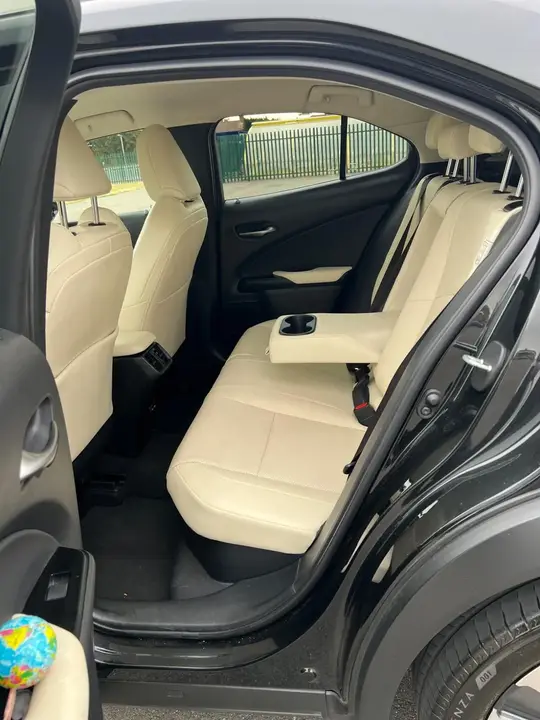 Lexus Ux 2022 photo 2