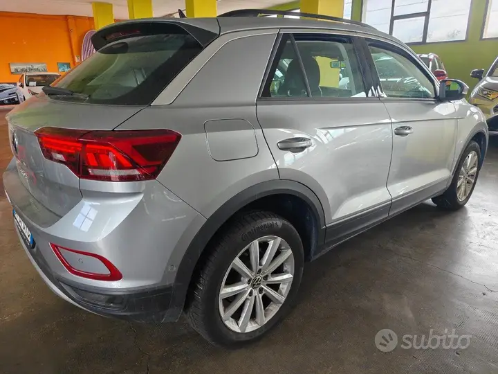 Volkswagen T-Roc 2024 photo 3