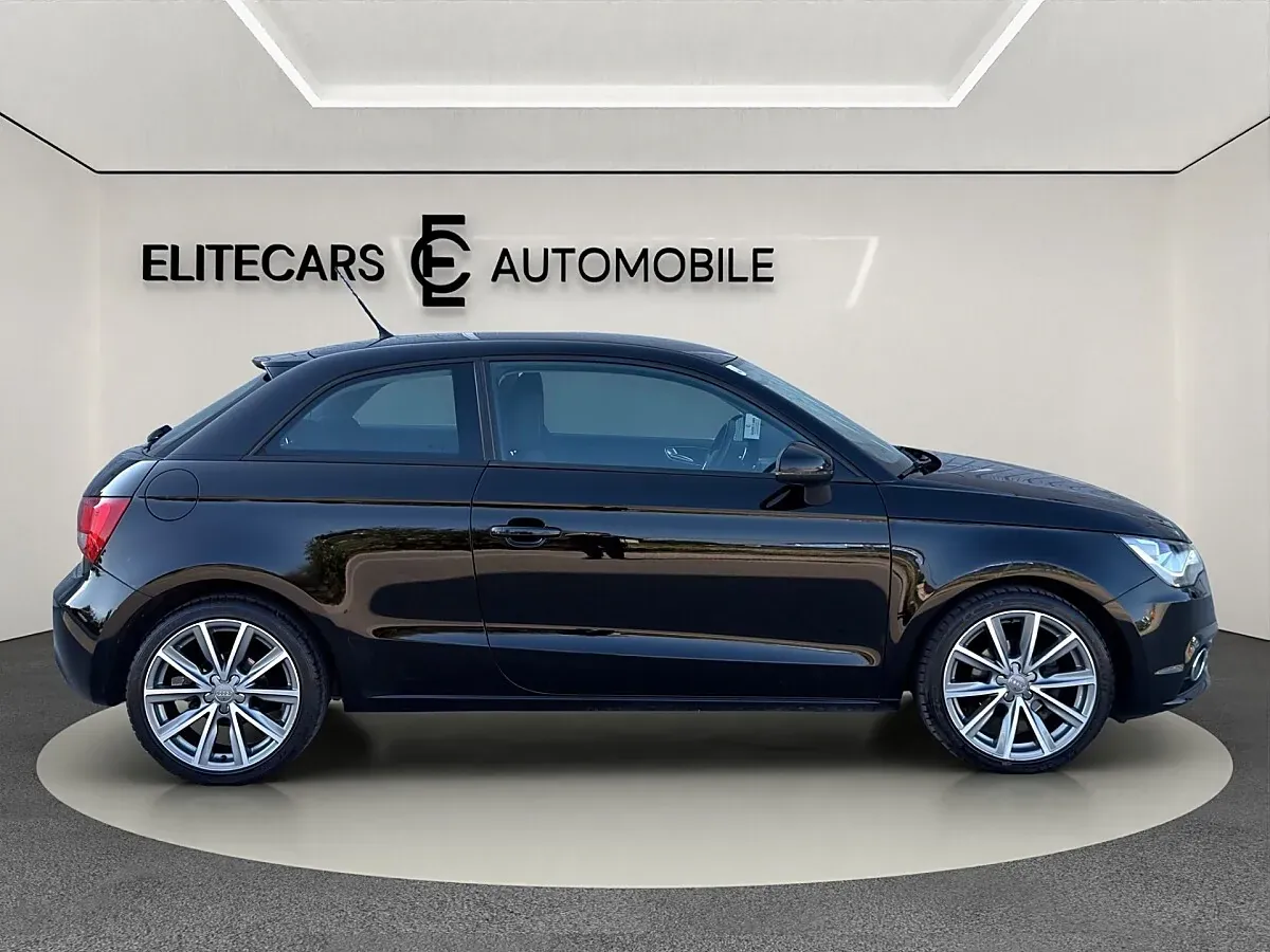 Audi A1 2010 photo 3