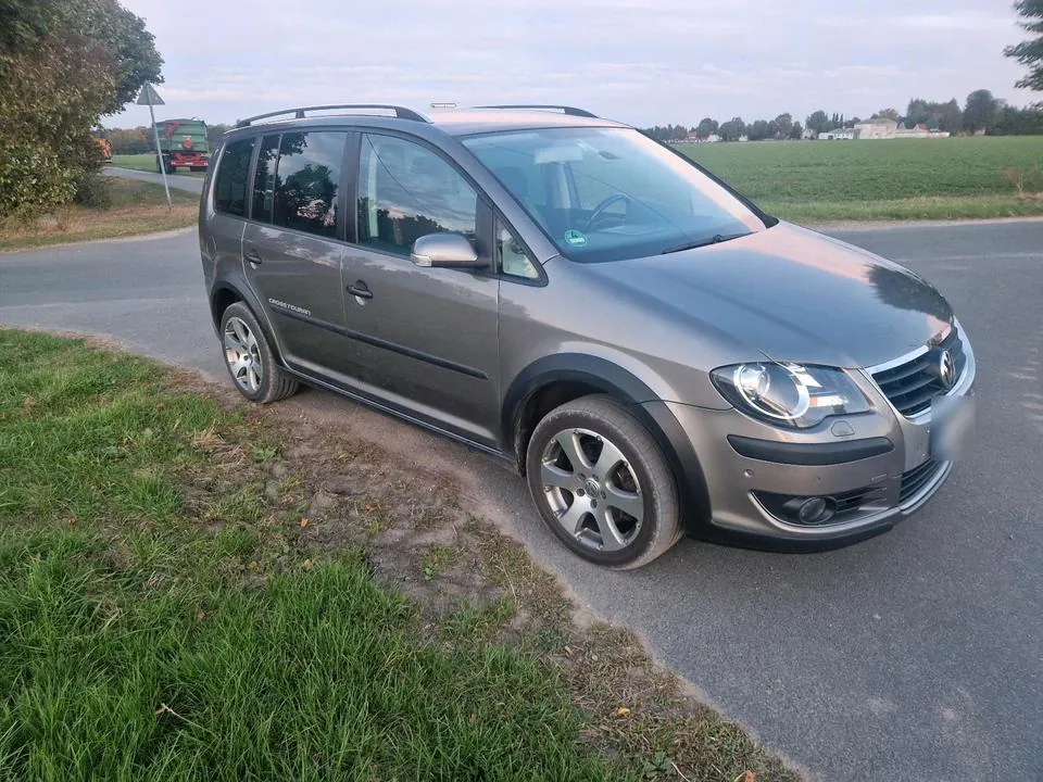 Volkswagen Cross Touran