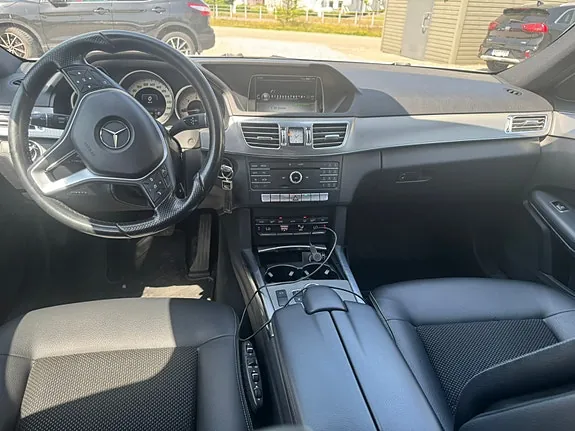Mercedes-Benz E220 2016 photo 2