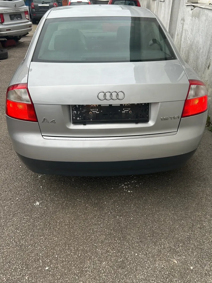 Audi A4 2004 photo 3