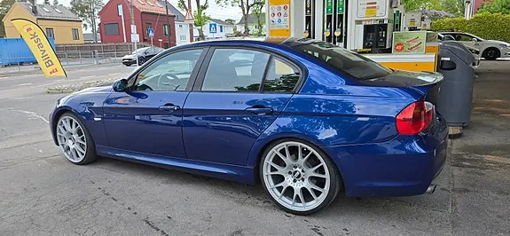 BMW 318D 2007 photo 2