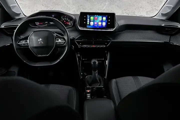 Peugeot 208 2022 photo 2
