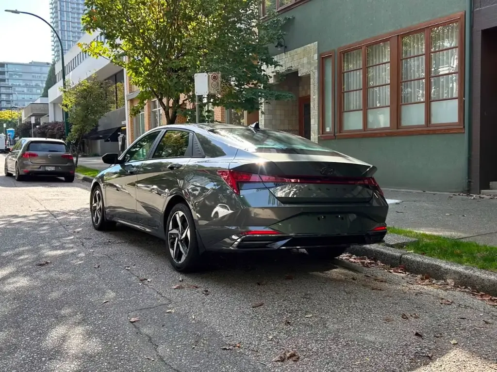 Hyundai Elantra 2021 photo 3