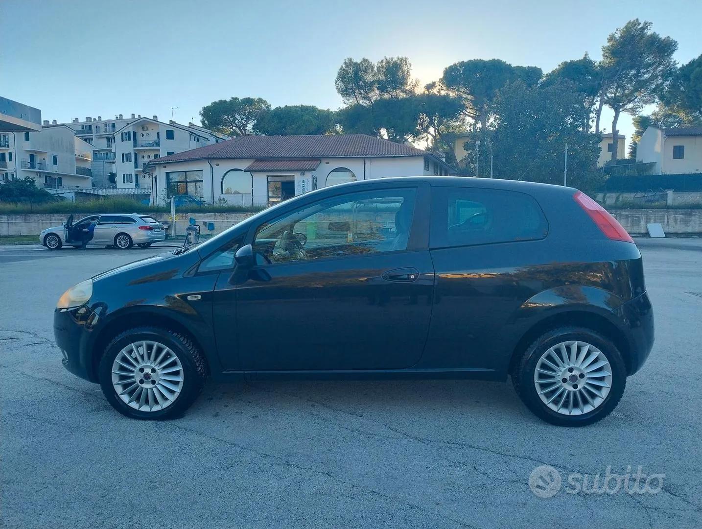 Fiat Grande Punto 2009 photo 2