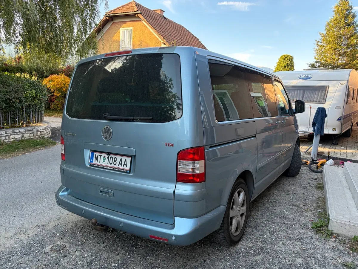 Volkswagen Multivan 2007 photo 2