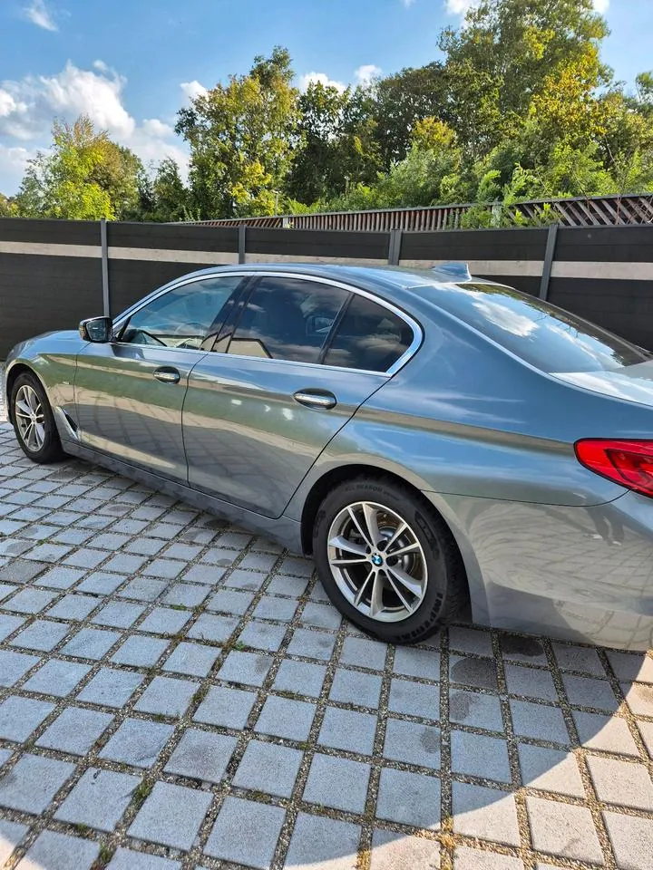 BMW G30