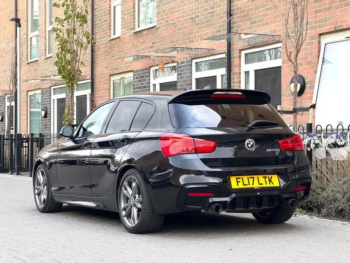 BMW 1 Series 2017 photo 2