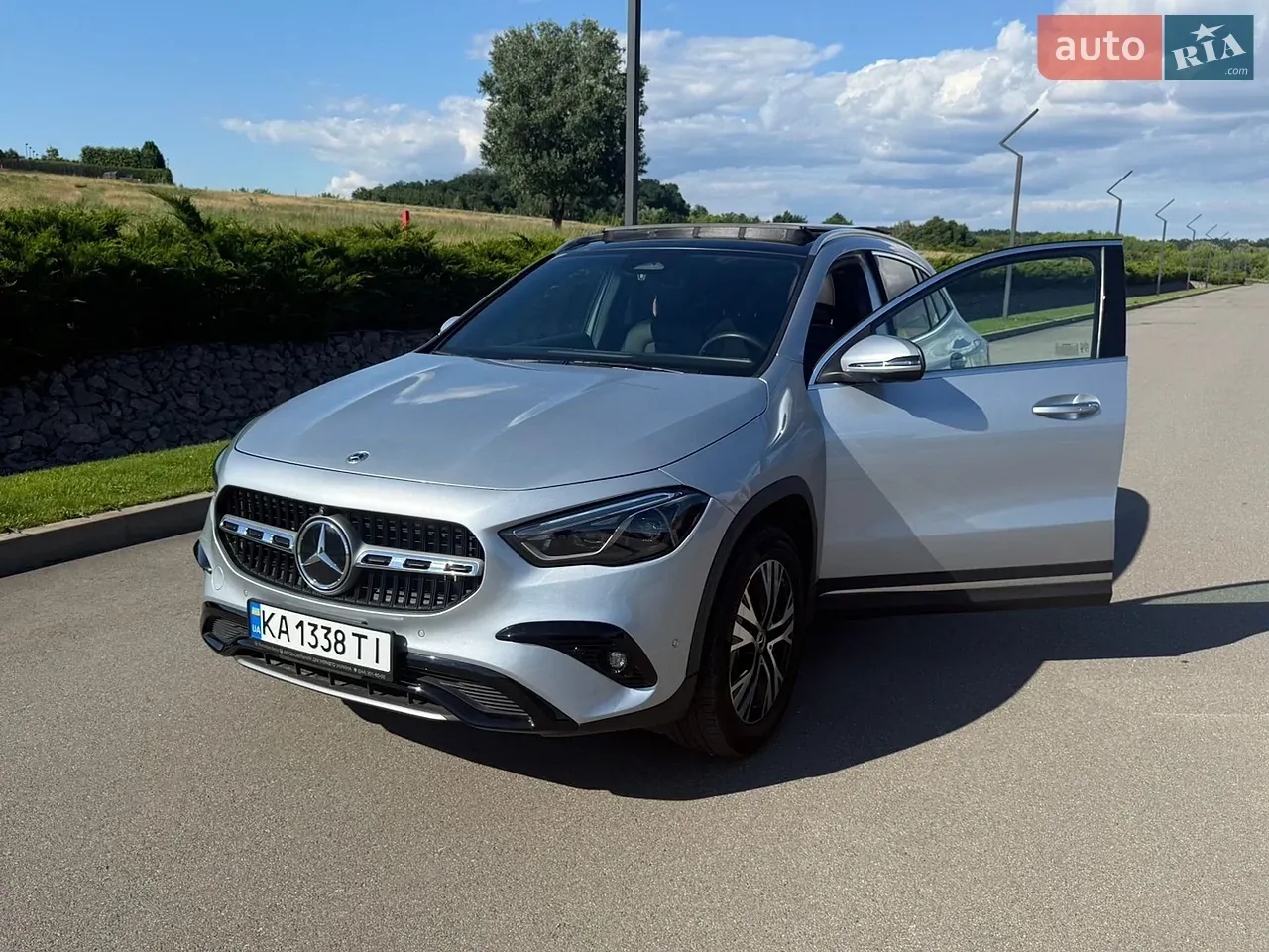 Mercedes-Benz Gla Class 2024 photo 2