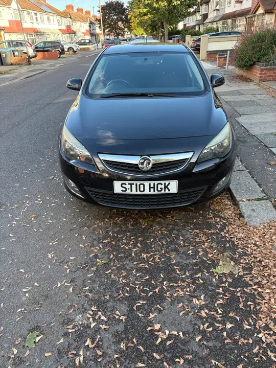 Vauxhall Astra 2010 photo 3
