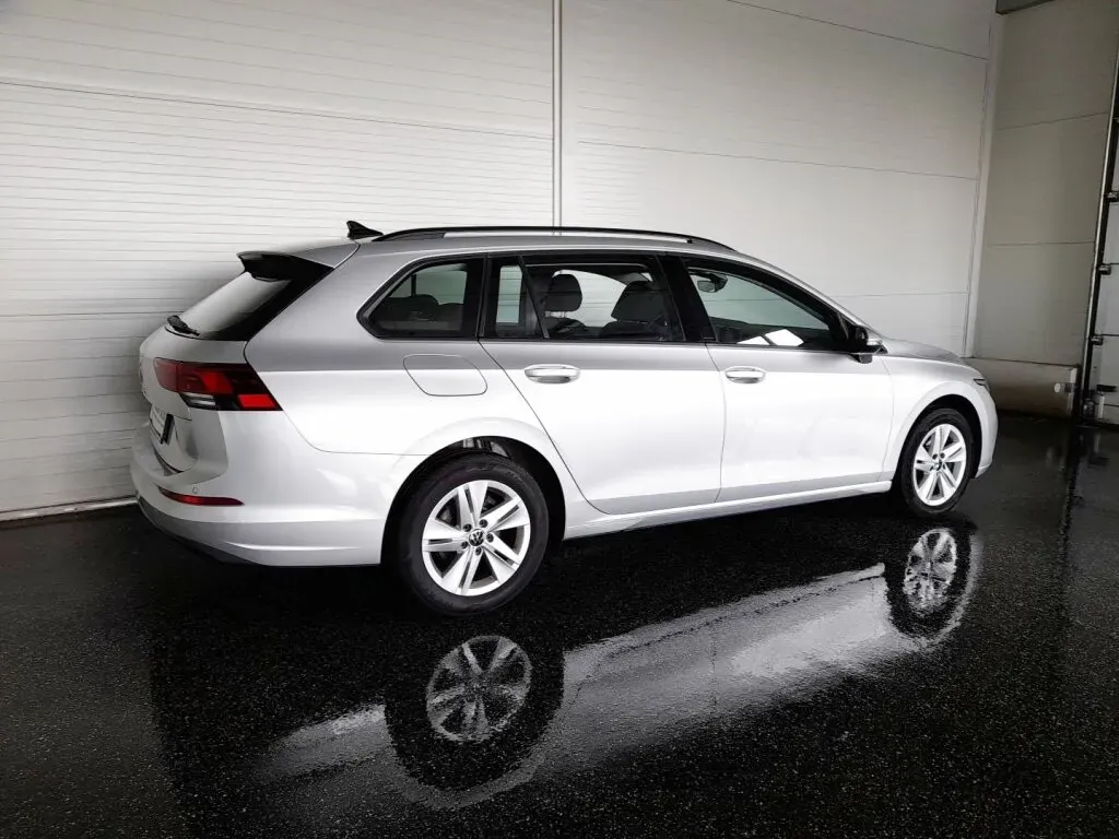 Volkswagen Golf 2022 photo 2