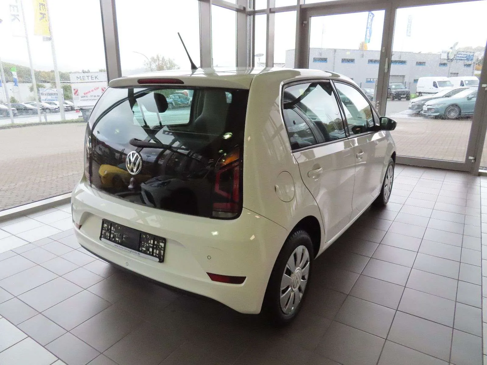 Volkswagen Up 2018 photo 4