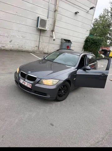 BMW 318I