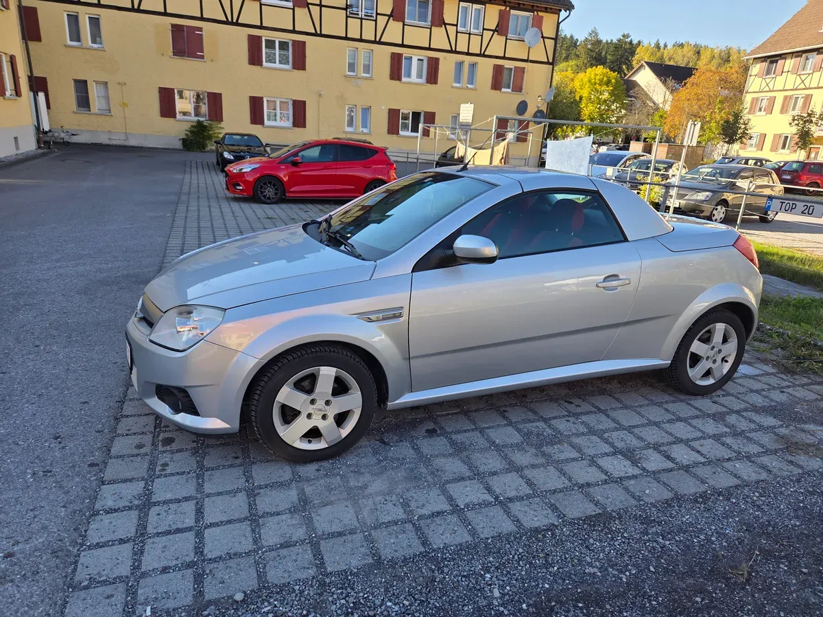 Opel Tigra Twintop 2005 photo 3