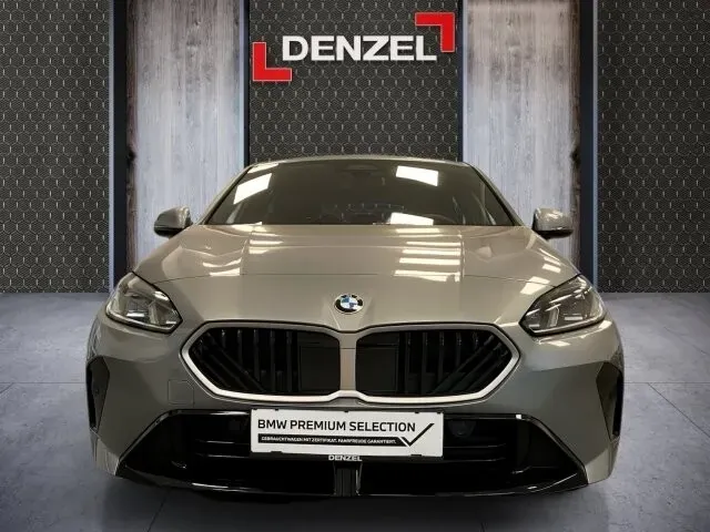 BMW 1 Series 2025 photo 3