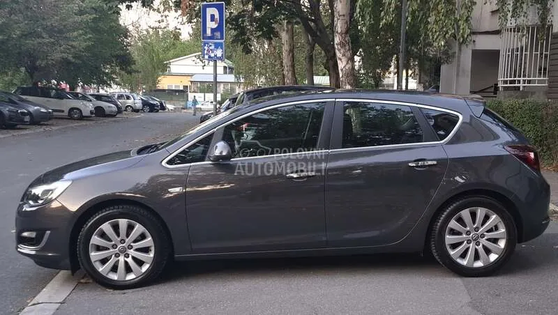 Opel Astra J