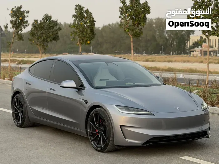 Tesla Model 3 2025 photo 2