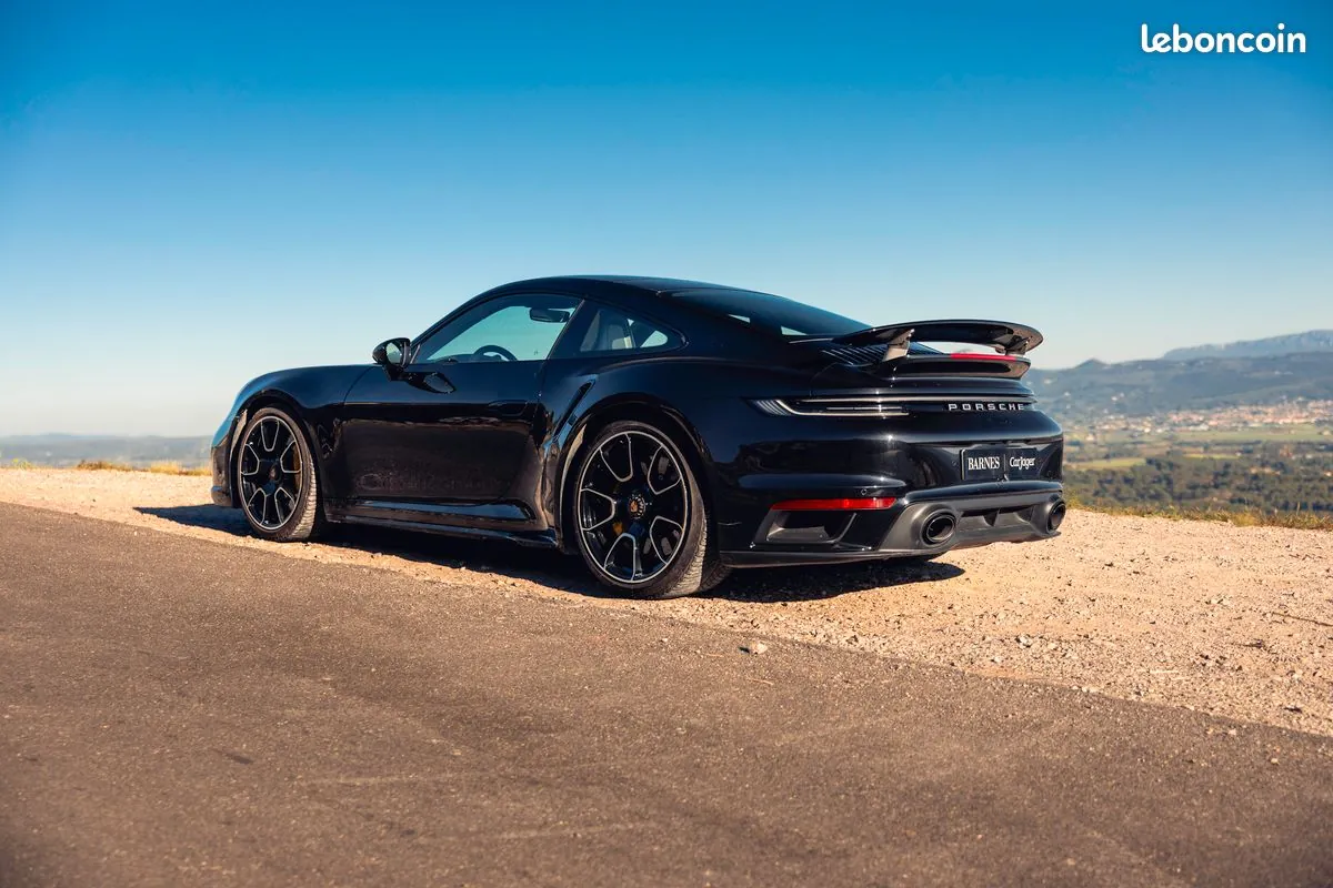 Porsche 911 2023 photo 2