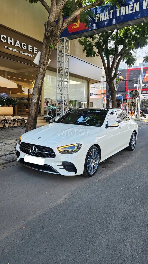 Mercedes-Benz E-Class 2022 photo 2