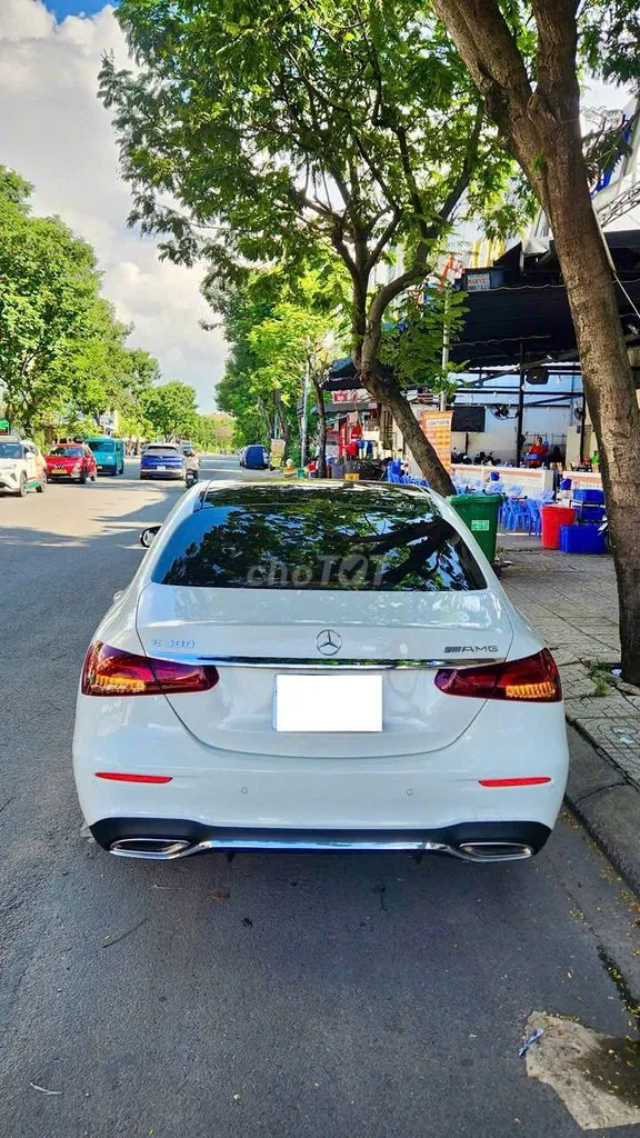 Mercedes-Benz E-Class 2022 photo 5