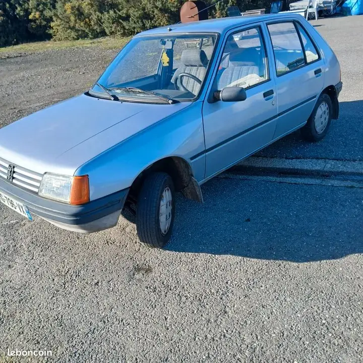 Peugeot 205