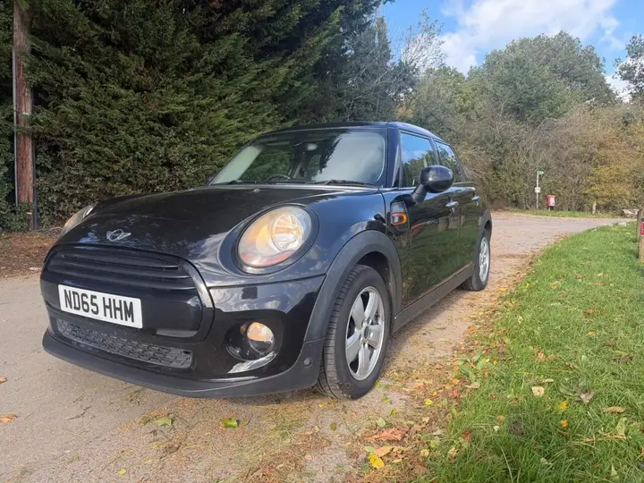 Mini Cooper D 2015 photo 3