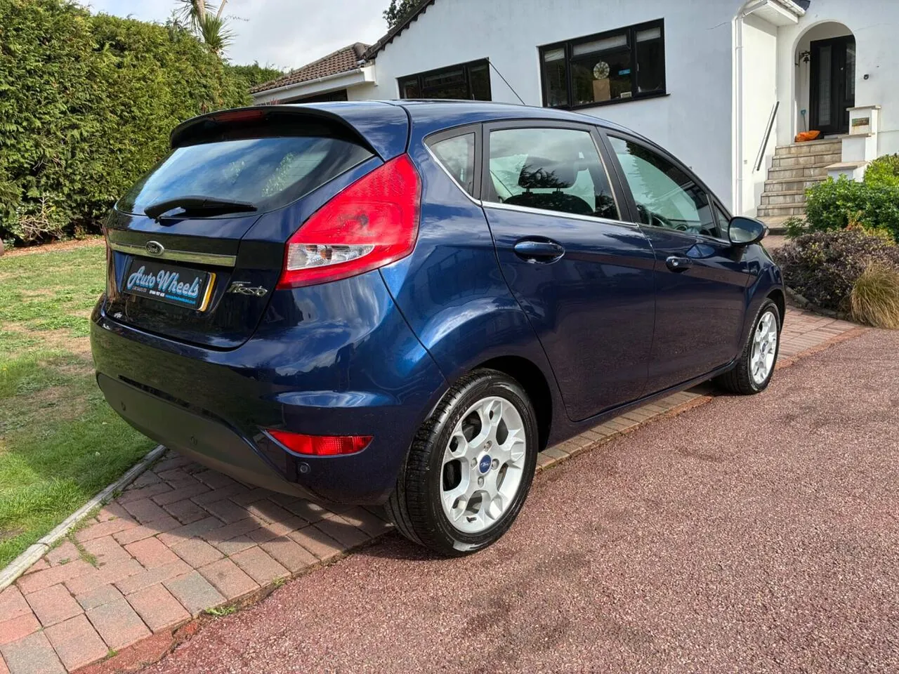 Ford Fiesta 2012 photo 3