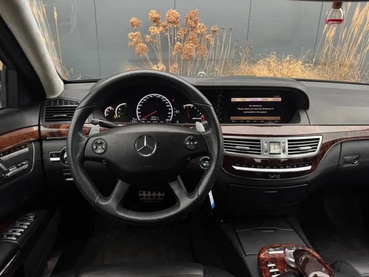 Mercedes-Benz S-Class 2006 photo 2