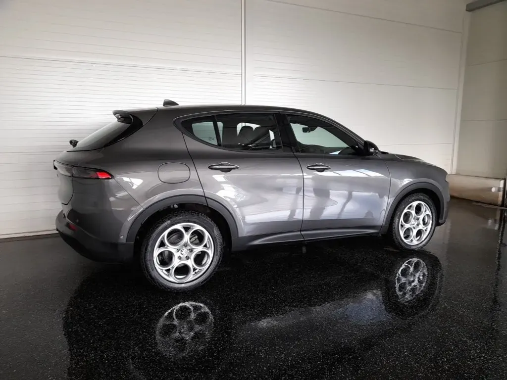 Alfa Romeo Tonale 2023 photo 2