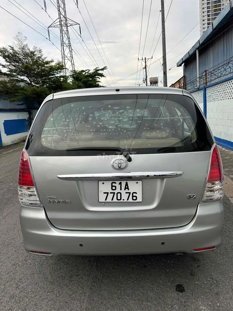 Toyota Innova 2009 photo 2