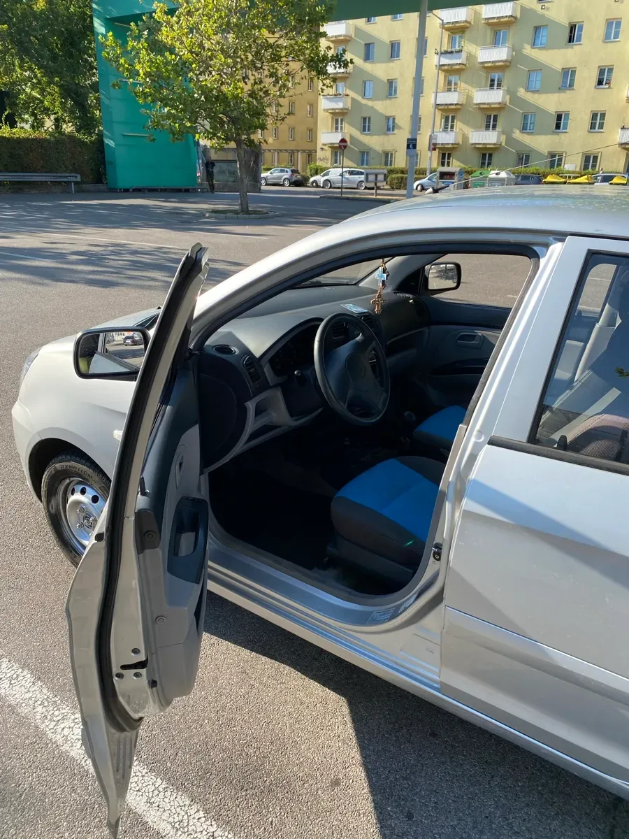 Kia Picanto 2007 photo 2