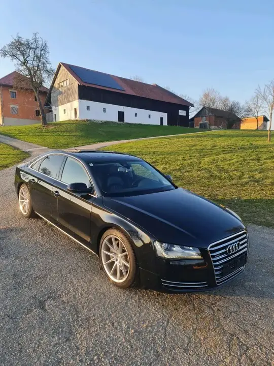 Audi A8 2011 photo 3