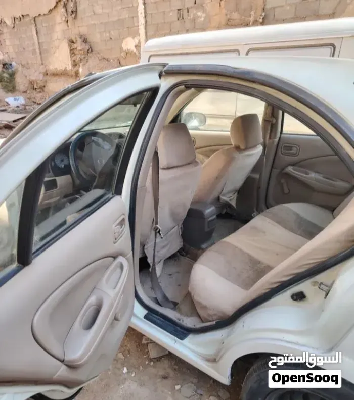 Nissan Sunny 2005 photo 4
