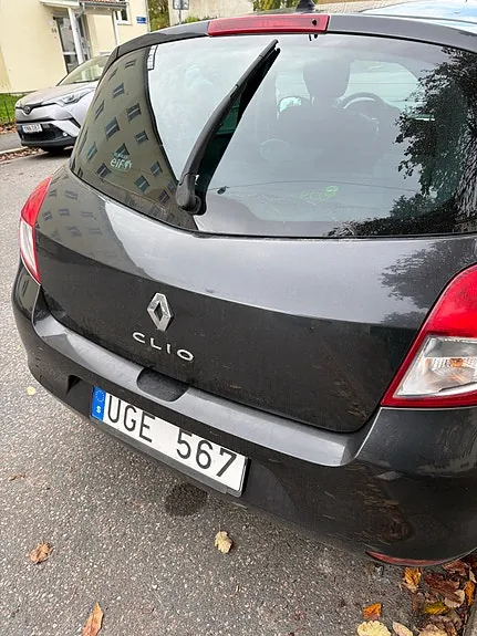 Renault Clio 2010 photo 2
