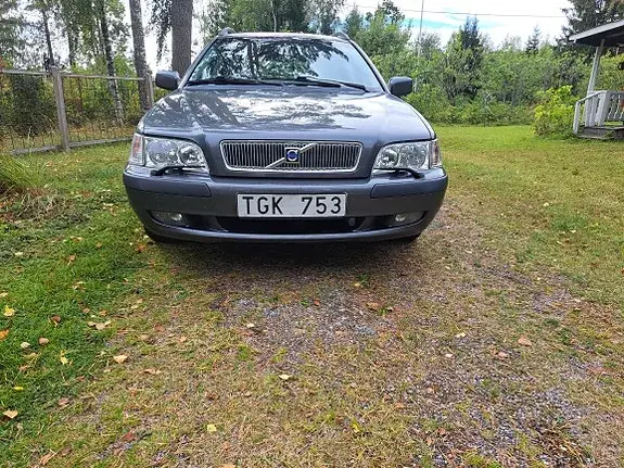 Volvo V40 2002 photo 2