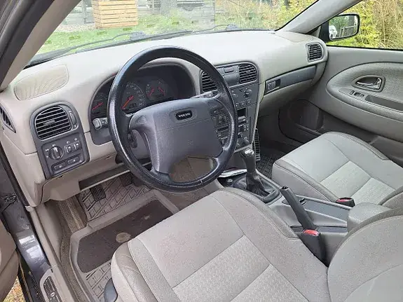 Volvo V40 2002 photo 3