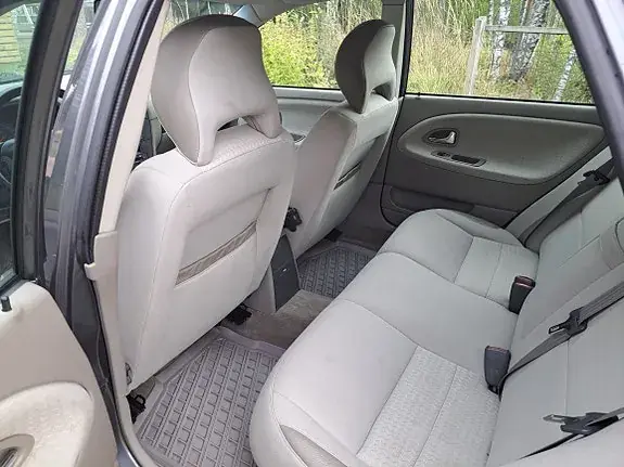 Volvo V40 2002 photo 4