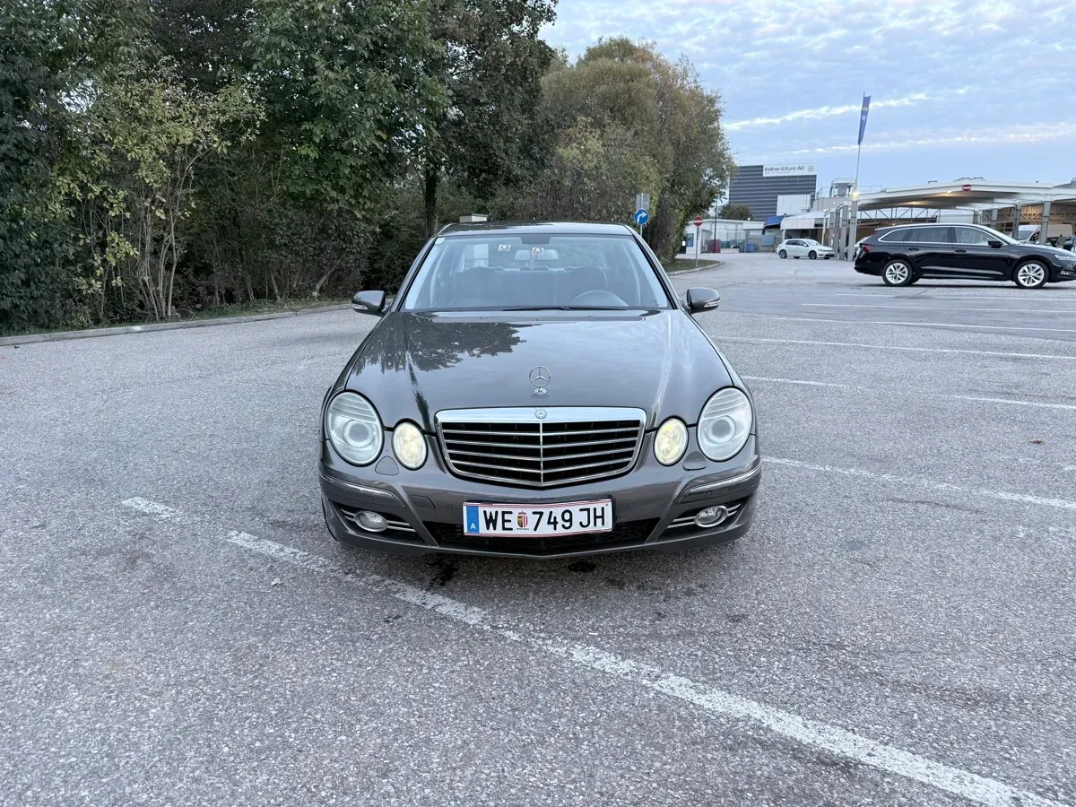 Mercedes-Benz E-Class 2009 photo 2