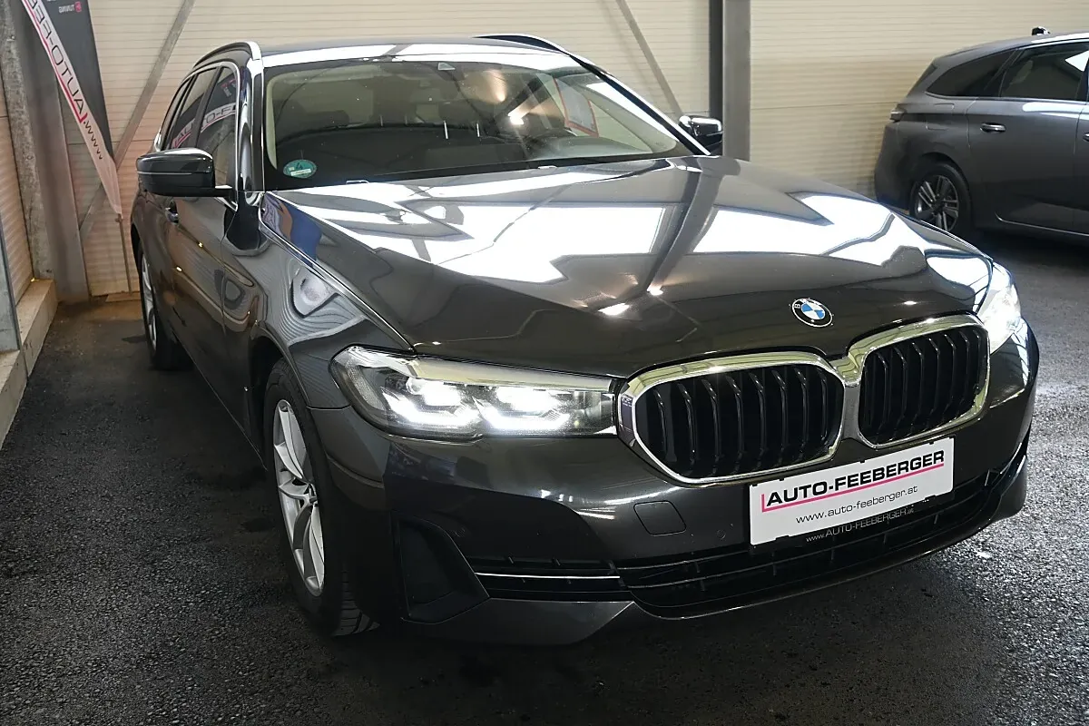 BMW 5 Series 2023 photo 3