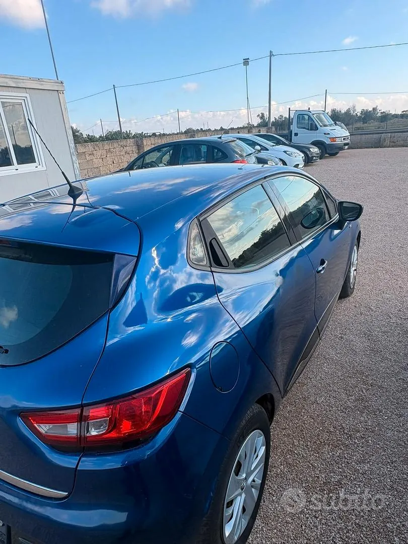 Renault Clio 2019 photo 2
