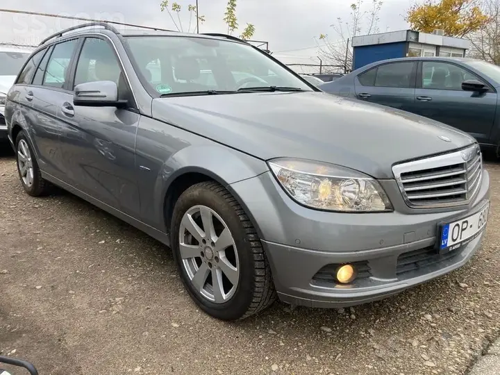 Mercedes-Benz C220