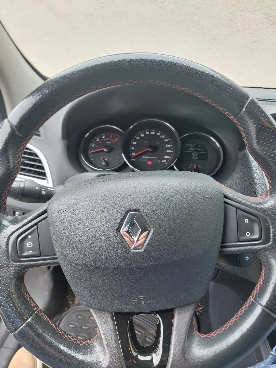 Renault Megane 2015 photo 2