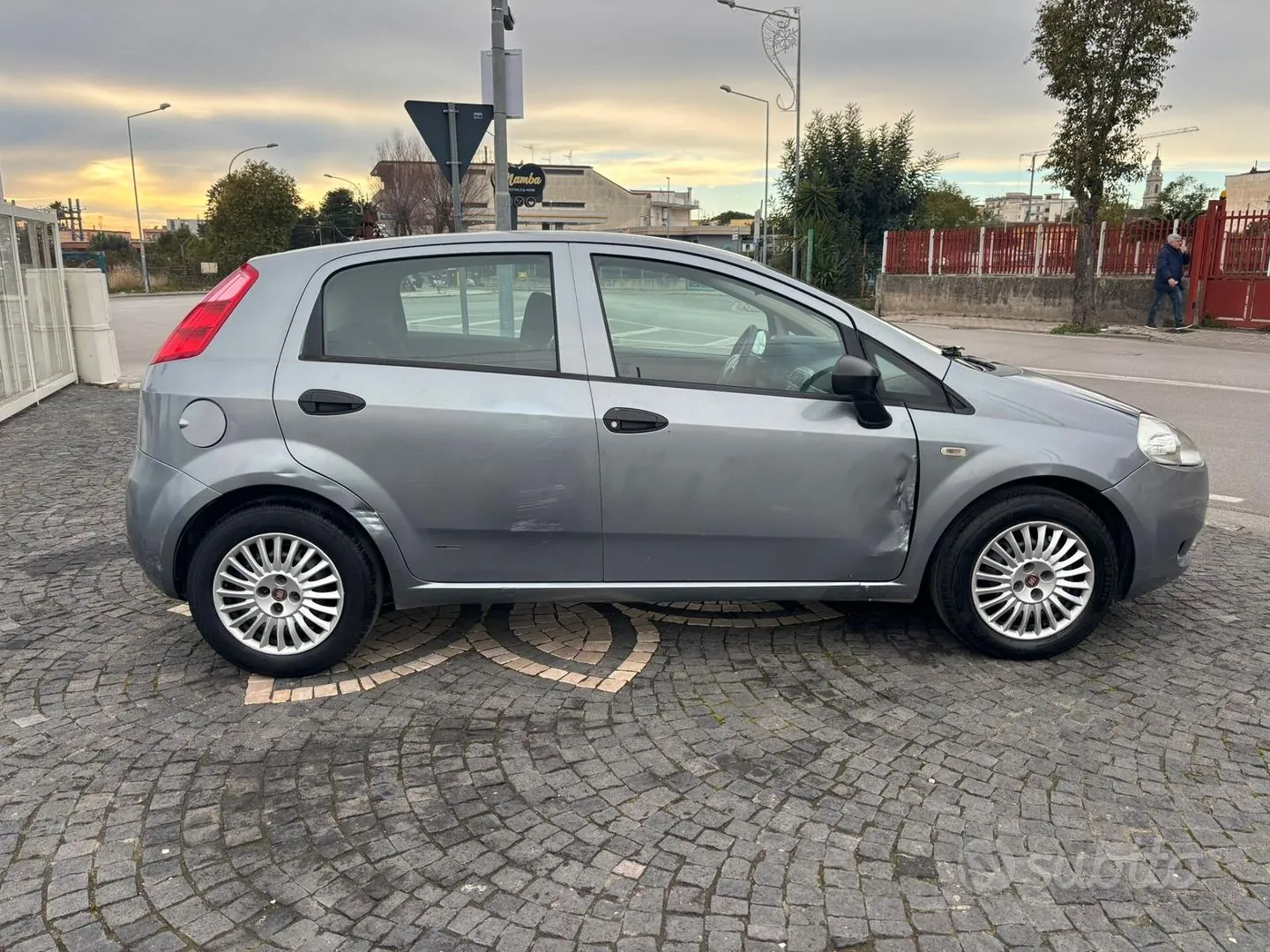 Fiat Grande Punto 2006 photo 4