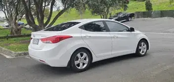 Hyundai Elantra 2013 photo 3