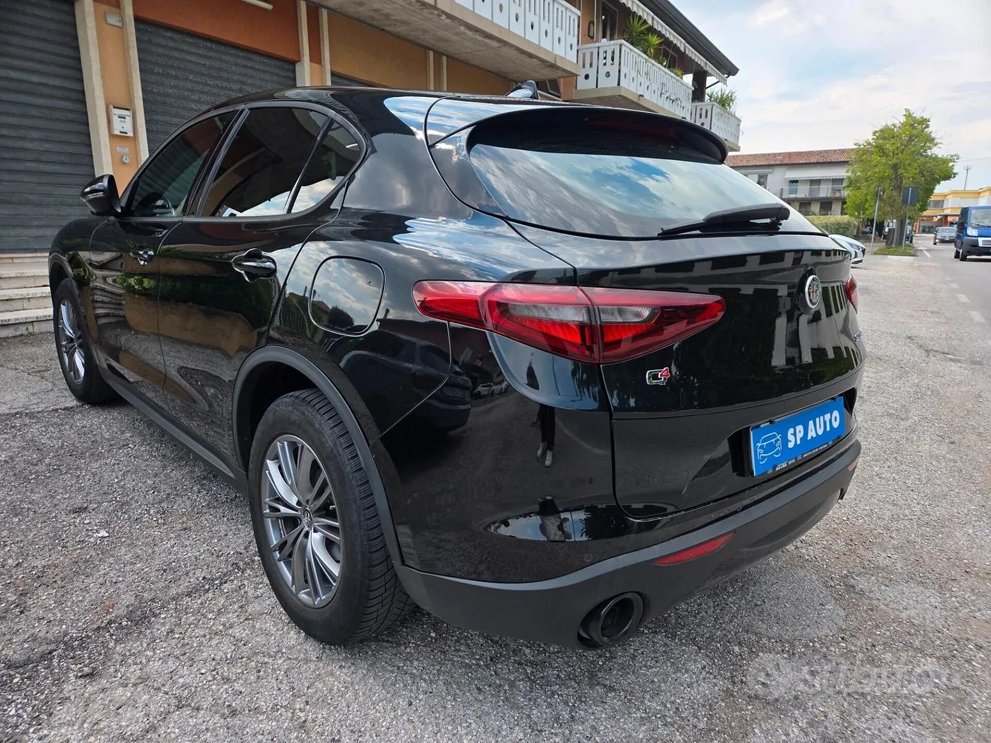 Alfa Romeo Stelvio 2018 photo 2