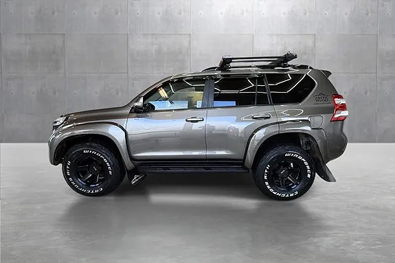 Toyota Land Cruiser 2016 photo 2