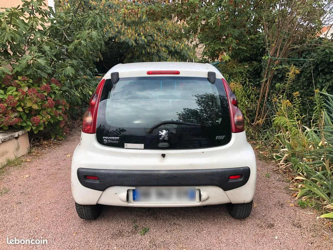 Peugeot 107 2009 photo 2